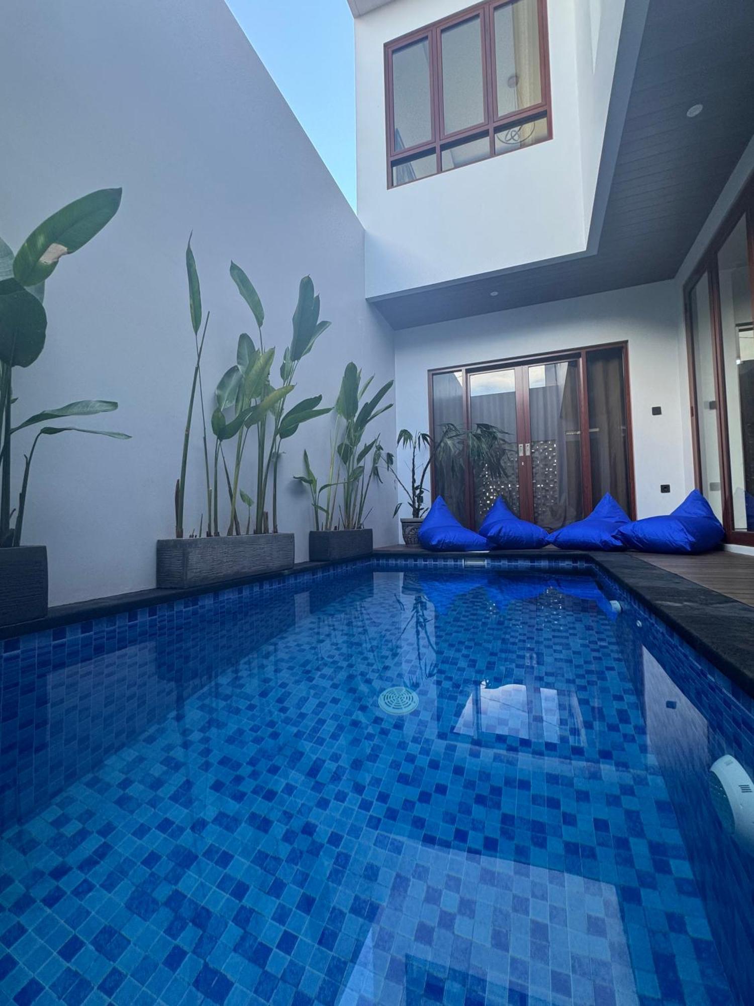 Rumah liburan New With Pool